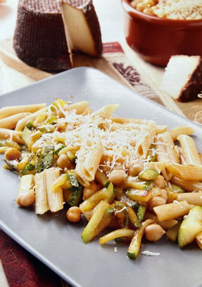 Pasta con ceci e zucchine - La bottega dello Scoiattolo